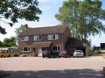 Willowbrook Riding Centre Bed & Breakfast Chichester Exterior photo